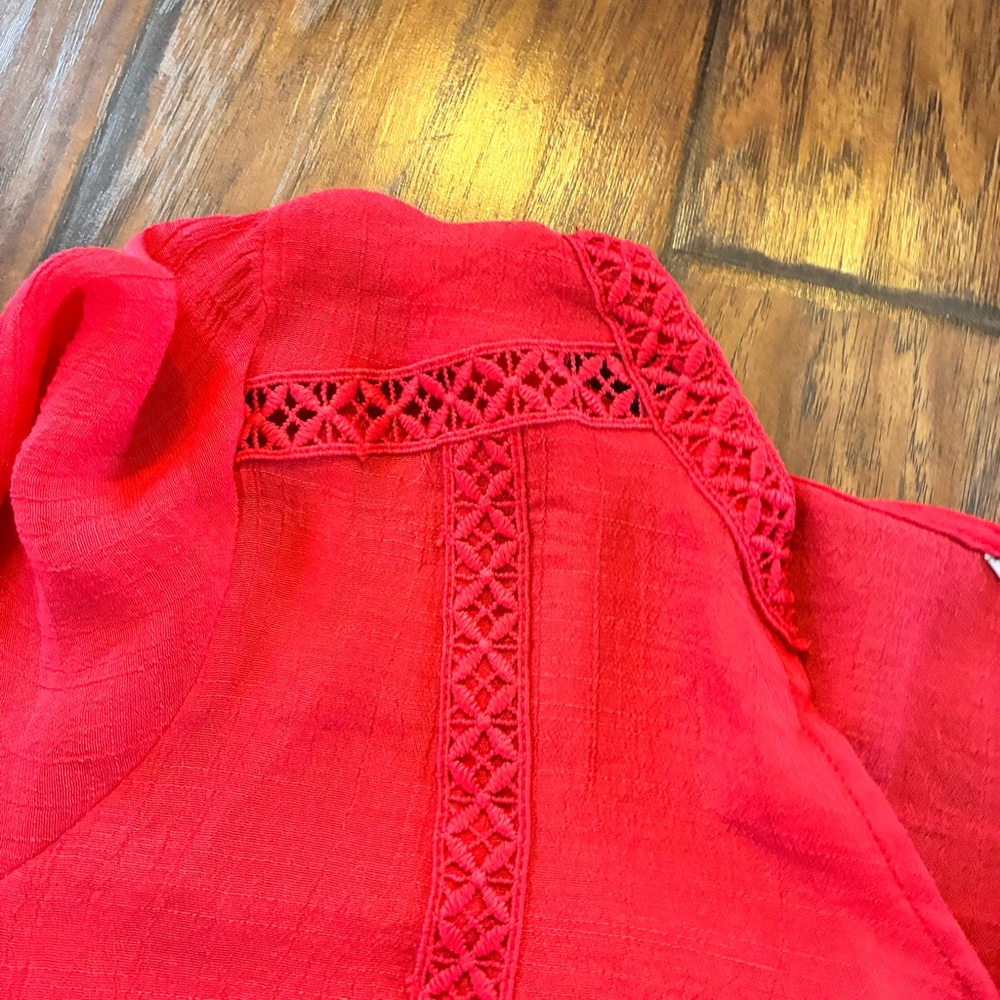 Zac & Rachel Vibrant Coral Boho V-Neck Tiered Flowy Peasant / Cottage Blouse - Picture 4 of 12